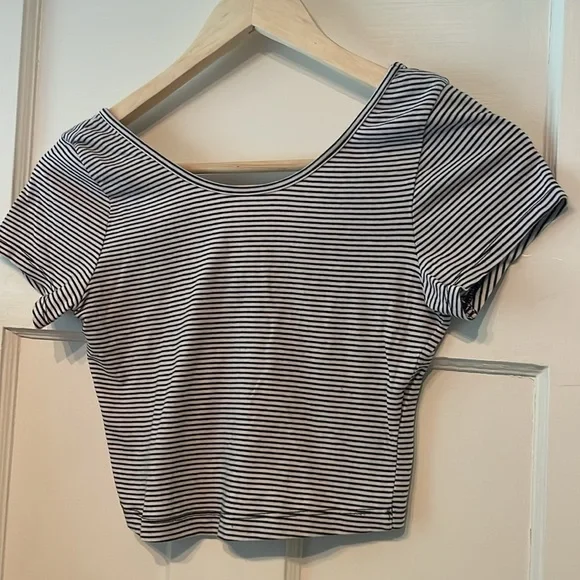 Brandy Melville Striped Navy and White Giselle Crop Top - Picture 2 of 7